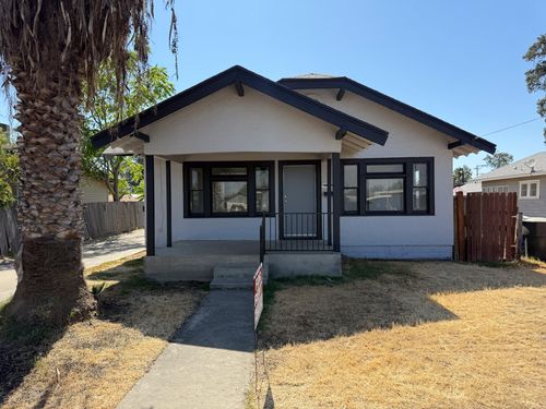 a-1228 N Brown St, Hanford, CA, 93230-3404 | Card Image