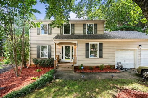 9426 Copper Hill Ln, Charlotte, NC, 28269-0321 | Card Image