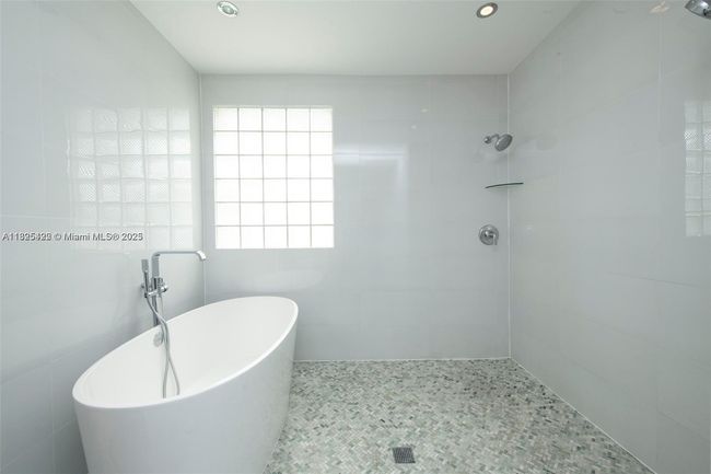 1127 Sw 104 Th Way, House other with 4 bedrooms, 3 bathrooms and null parking in Pembroke Pines FL | Image 21
