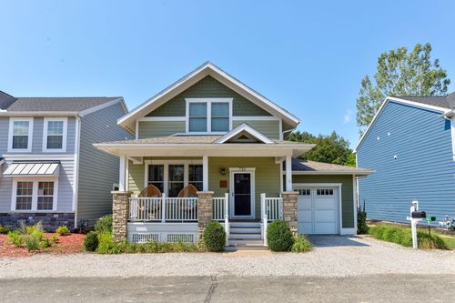 733 Preserve Dr, South Haven, MI, 49090-9047 | Card Image