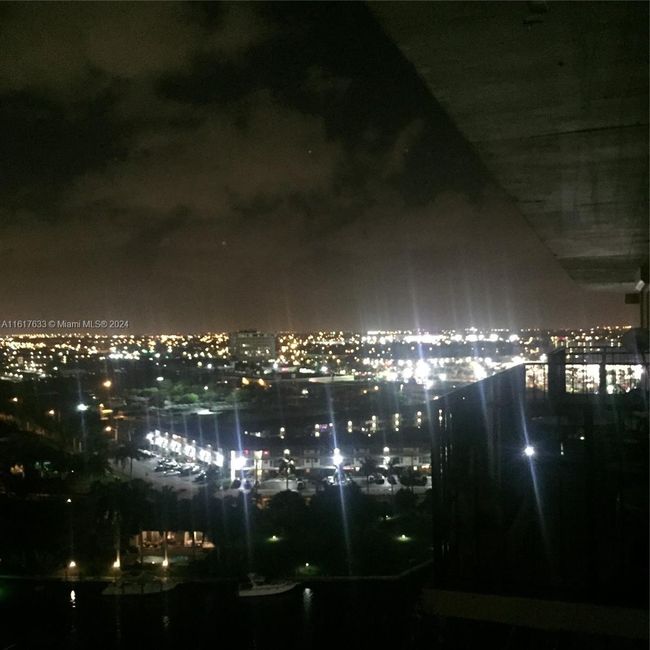 APT-16B - 427 Golden Isles Dr, Condo with 1 bedrooms, 2 bathrooms and null parking in Hallandale Beach FL | Image 13