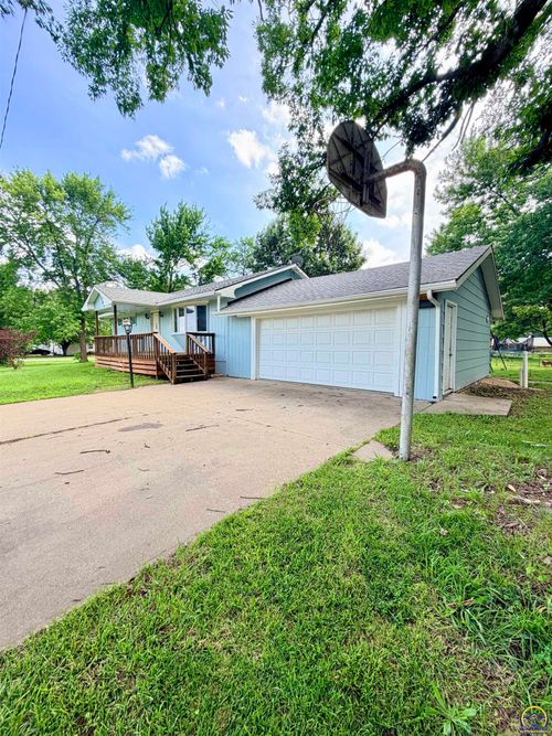302 1st St, Americus, KS, 66835-9608 | Card Image