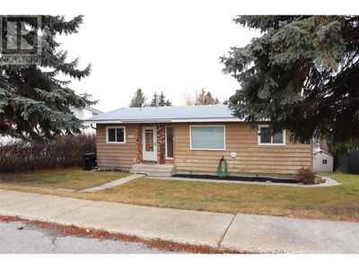 828 14 Th St S, House other with 4 bedrooms, 2 bathrooms and 2 parking in Cranbrook BC | Image 2