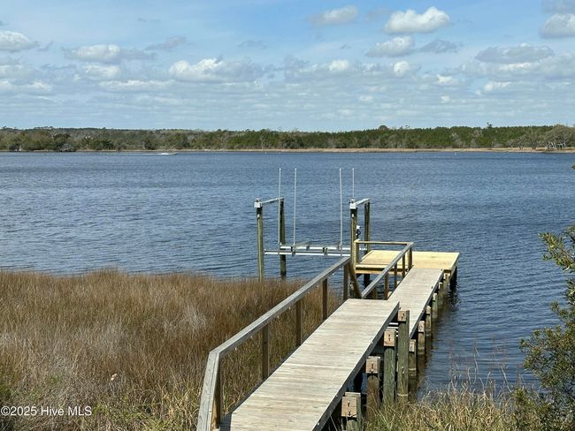New 7, 000 LB Boat Lift & Extended Pier | Image 18