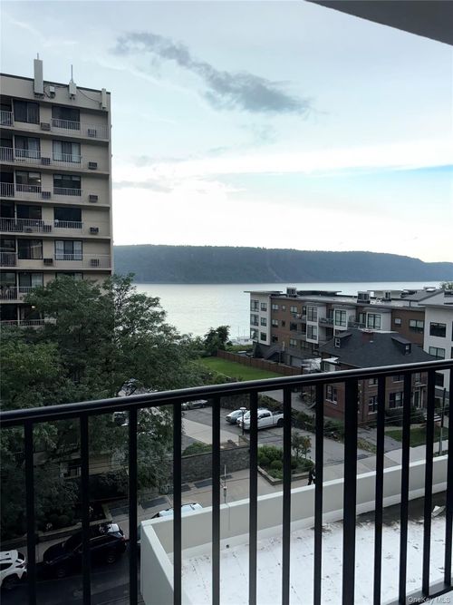 2g-1116 Warburton Avenue, Yonkers, NY, 10701 | Card Image