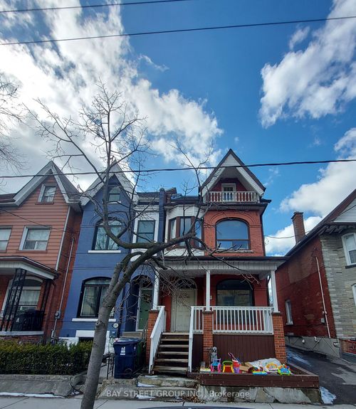 70 Lansdowne Ave, Toronto, ON, M6K2V9 | Card Image