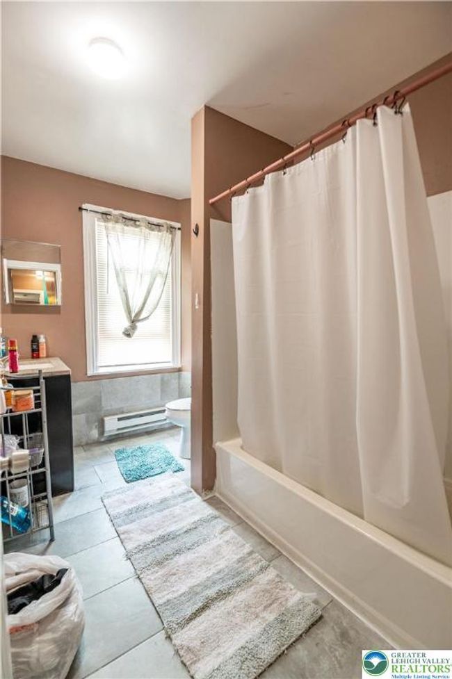 1013 Spruce St, House other with 5 bedrooms, 4 bathrooms and null parking in EASTON PA | Image 22