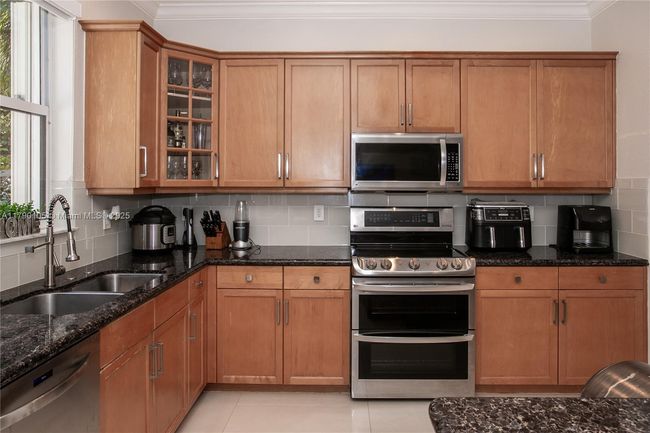 5067 Sw 162 Nd Ave, House other with 4 bedrooms, 3 bathrooms and null parking in Miramar FL | Image 11
