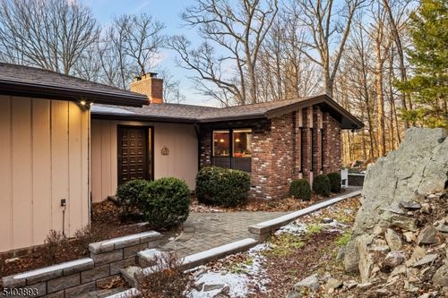 8 Brush Hill Rd, Kinnelon, NJ, 07405-2434 | Card Image