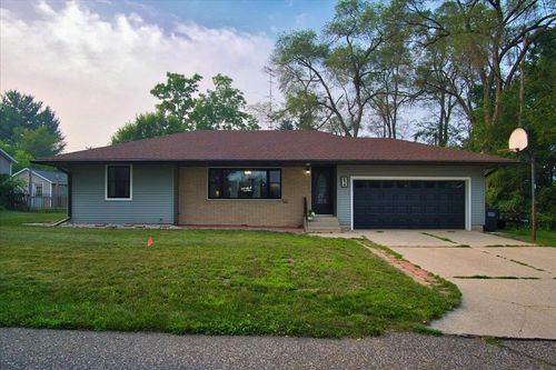 214 Breezy Point Dr, Pardeeville, WI, 53954-9724 | Card Image