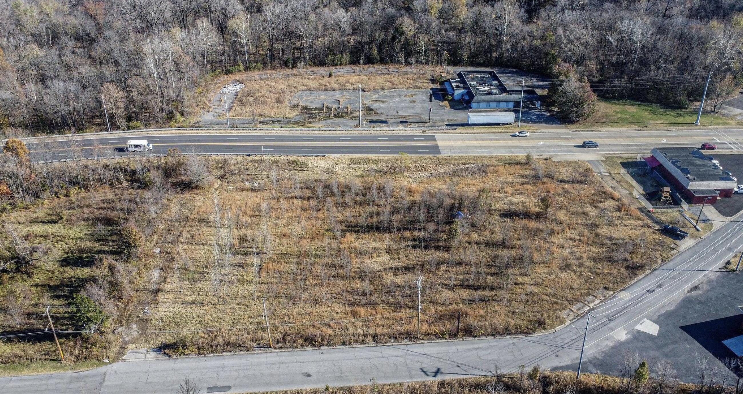 Land in Paducah 4