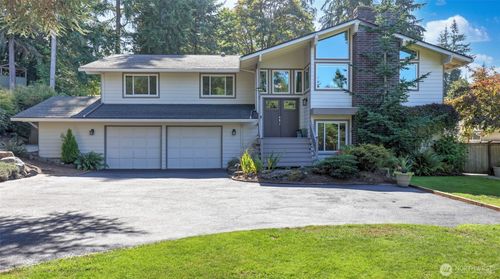8608 185th Pl Sw, Edmonds, WA, 98026-5726 | Card Image