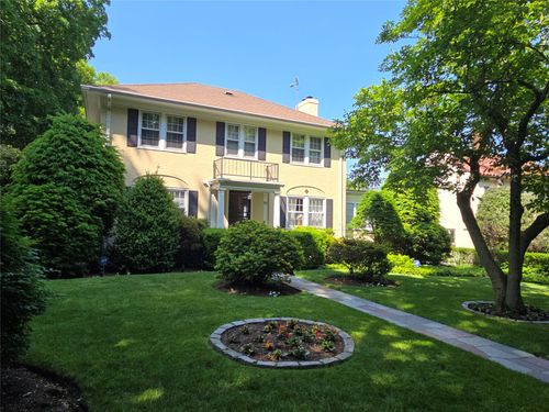 89 Park Dr, Pelham, NY, 10803-3420 | Card Image