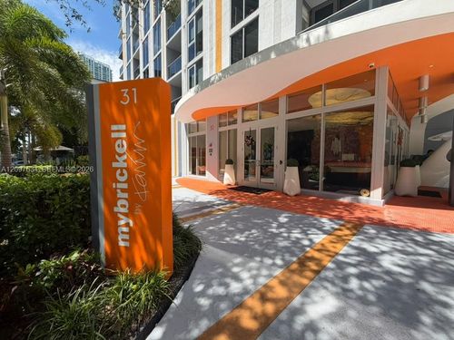 1103-31 Se 6th St, Miami, FL, 33131-3170 | Card Image