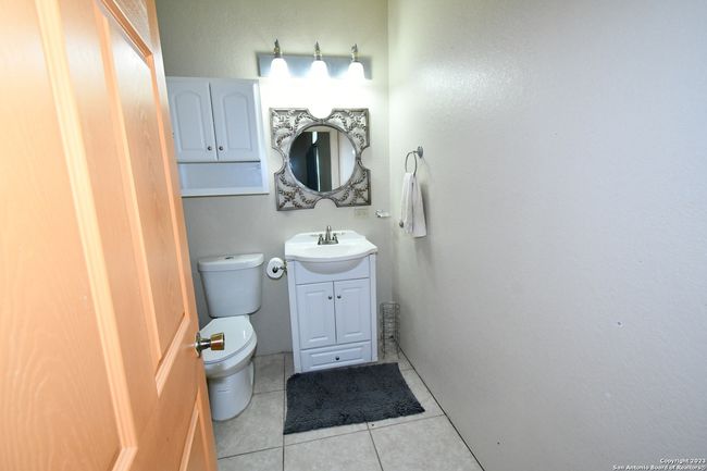 8389 E Loop 1604 S, House other with 5 bedrooms, 5 bathrooms and null parking in Adkins TX | Image 48