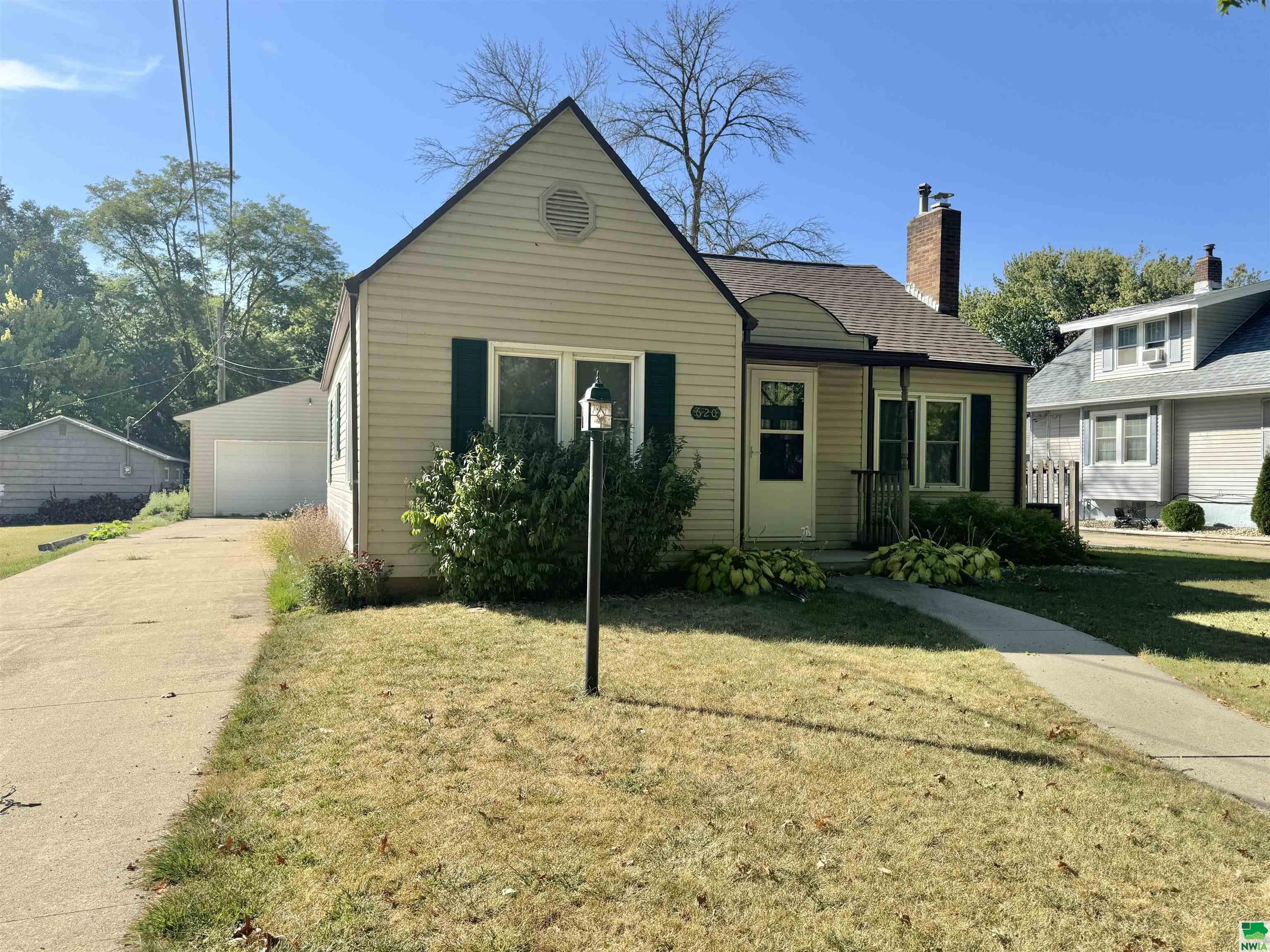Early St, Storm Lake, IA 50588