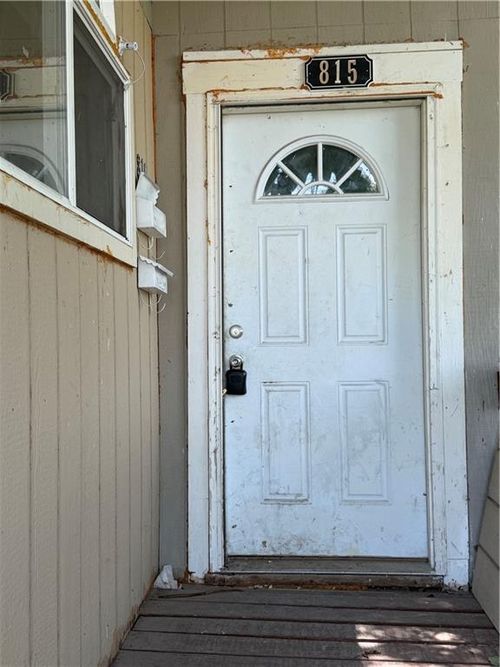 815 N 13th St, Saint Joseph, MO, 64501-1633 | Card Image