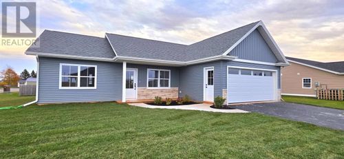 32 Av Anne, Charlottetown, PE, C1C0X2 | Card Image