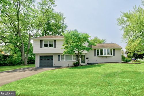 2014 Floral Dr, WILMINGTON, DE, 19810-3836 | Card Image