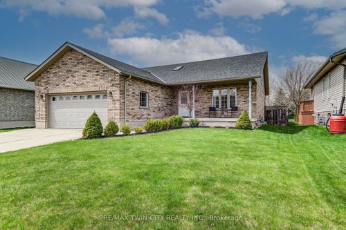 935 Baker St, Stratford, ON, N5A7A2 | Card Image