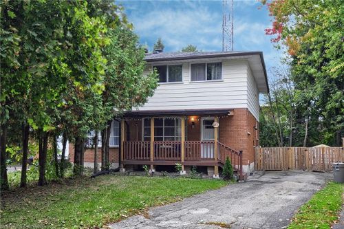 b-183 Cedarvale Cres, Waterloo, ON, N2L4T3 | Card Image