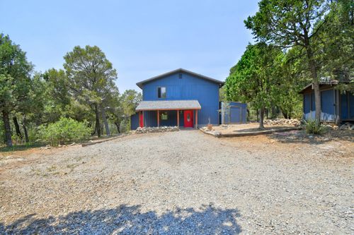 216 Raven Rd, Tijeras, NM, 87059-8016 | Card Image
