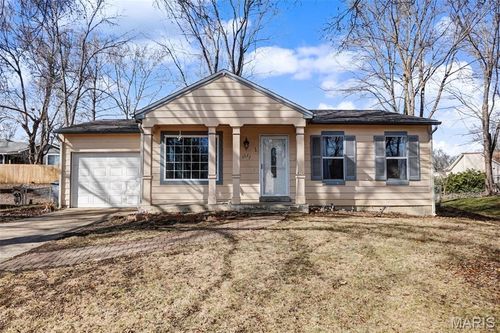 2325 Sundance Dr, O Fallon, MO, 63368-3561 | Card Image