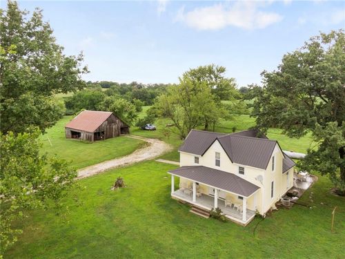 12189 119th Rd, Sweet Springs, MO, 65351-3606 | Card Image