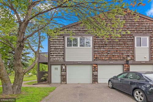 4968 Grenwich Trl N, Oakdale, MN, 55128-2027 | Card Image