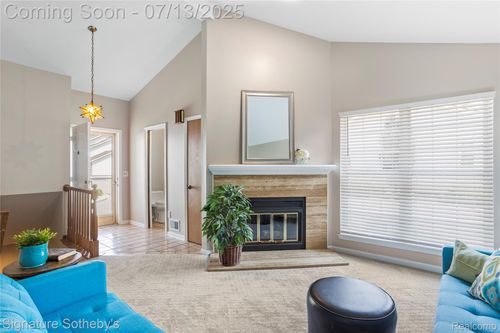 325 W Ann Arbor Trail Ct, Plymouth, MI, 48170-1677 | Card Image
