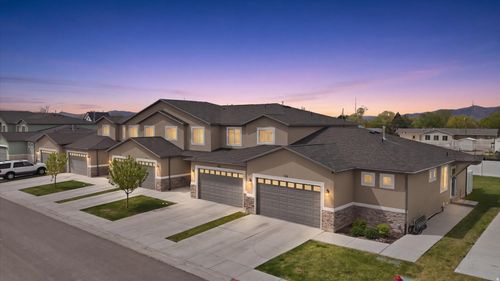 126-250 W 1200 S, Tremonton, UT, 84337-2204 | Card Image