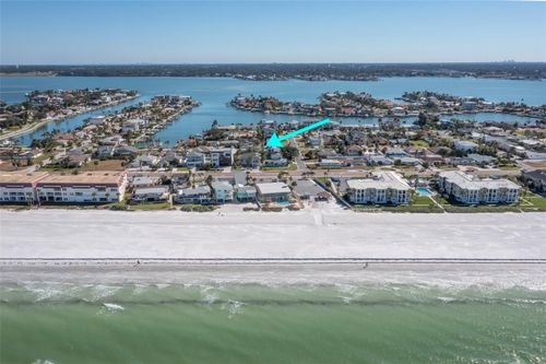 2710 Hibiscus Dr W, BELLEAIR BEACH, FL, 33786-3528 | Card Image