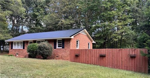 1696 Bantam Rd, Pleasant Garden, NC, 27313-8008 | Card Image