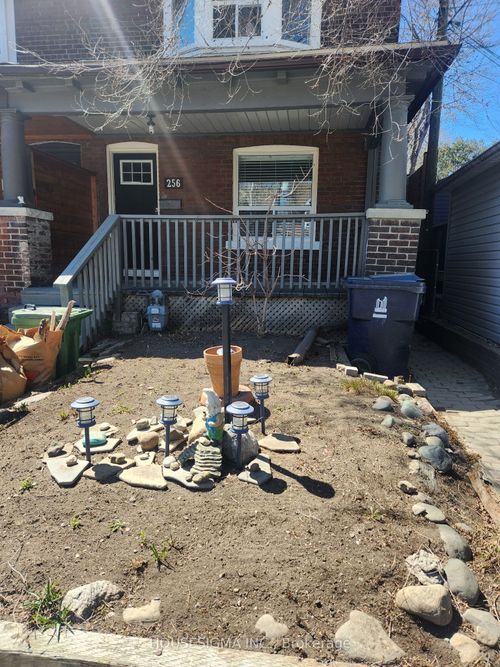 256 Woodbine Ave, Toronto, ON, M4L3P2 | Card Image