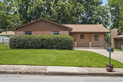 424 W Gary St, Broken Arrow, OK, 74012-7857 | Card Image