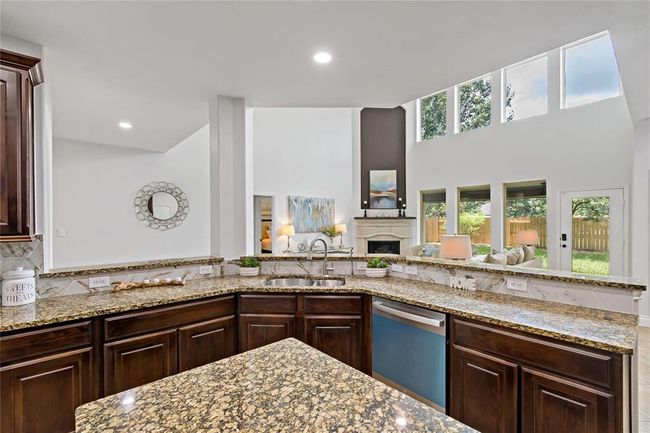 2604 Sweet Wind Dr, House other with 5 bedrooms, 4 bathrooms and 3 parking in Pearland TX | Image 15