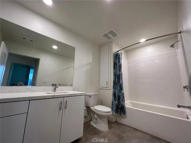 2404 Nolita, Condo with 2 bedrooms, 2 bathrooms and 2 parking in Irvine CA | Image 12