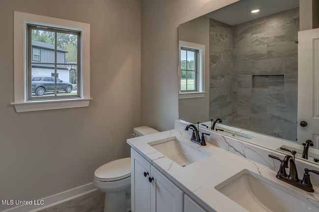 Bathroom | Image 13