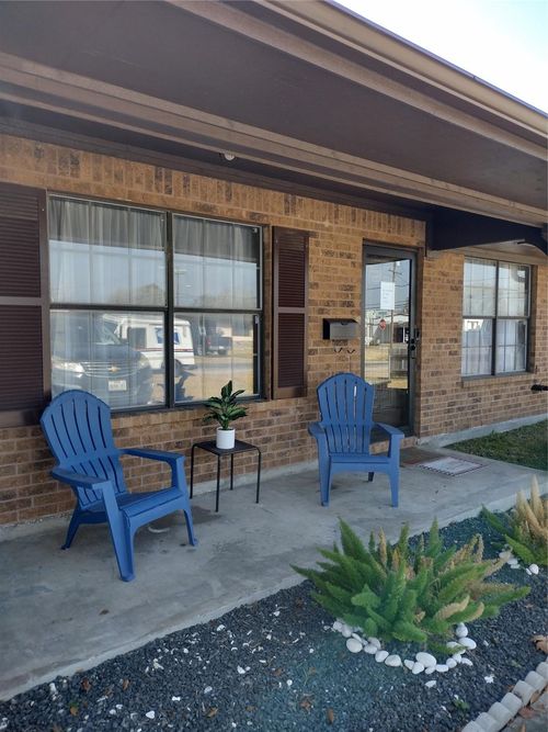 108 S 2nd 1/2 St, Nederland, TX, 77627-2234 | Card Image