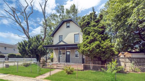 53 James L L Burrell Ave, Hempstead, NY, 11550-2740 | Card Image