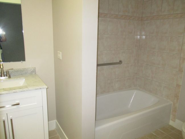 27094 W Lakeview Dr S, House other with 4 bedrooms, 4 bathrooms and 2 parking in Lake Barrington IL | Image 11