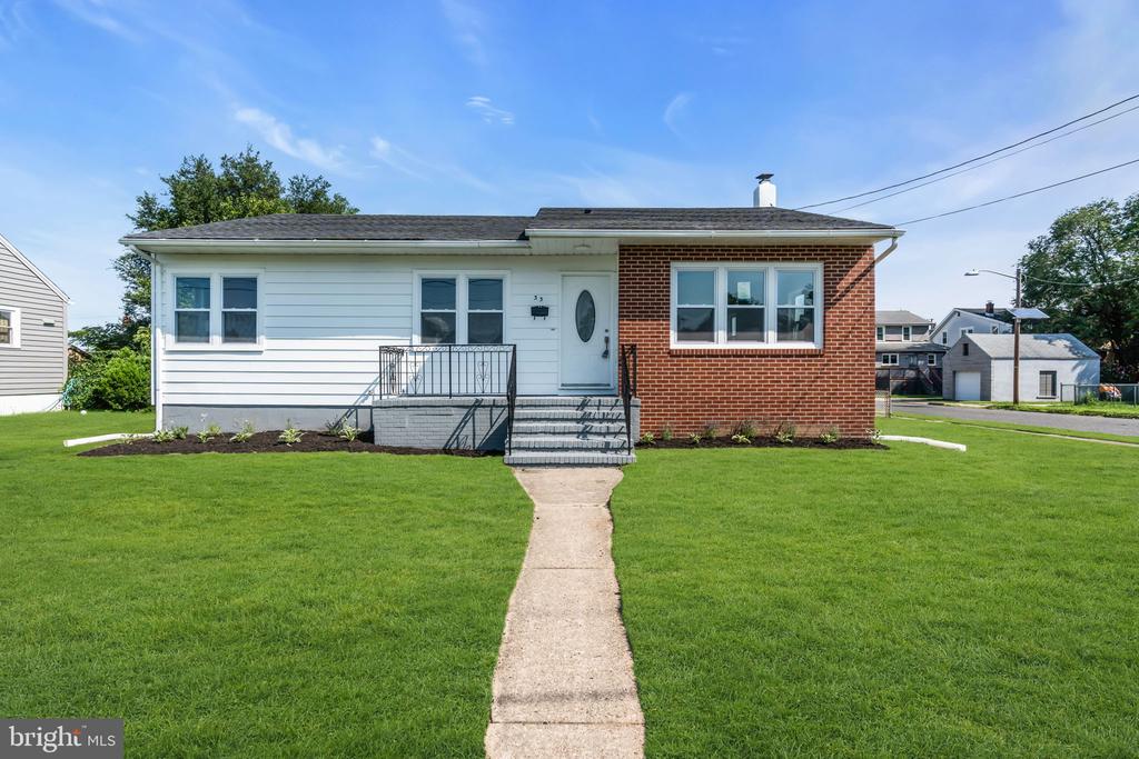 Residential in BURLINGTON 4