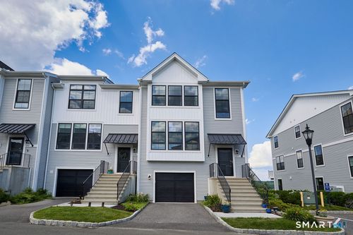 157-157 Brentwood Cir, Danbury, CT, 06810-1519 | Card Image
