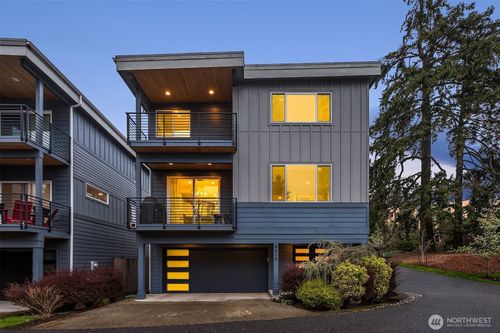 9915 123rd Ln Ne, Kirkland, WA, 98033-4749 | Card Image