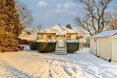 2123 37th St Nw, Canton, OH, 44709-2305 | Card Image