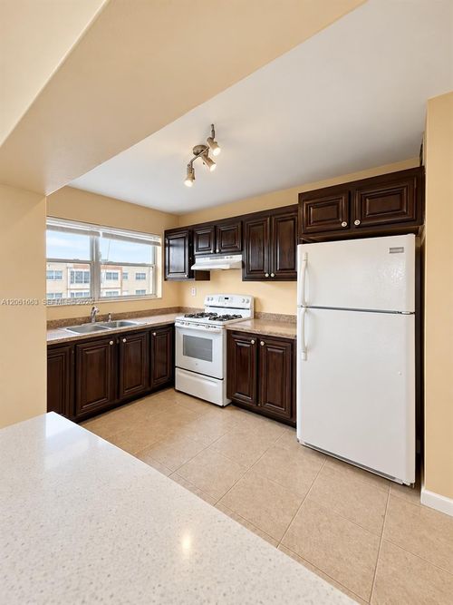 401-4044 Nw 19th St, Lauderhill, FL, 33313-7068 | Card Image