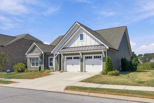 2525 Blue Skies Dr, Ooltewah, TN, 37363-2494 | Card Image