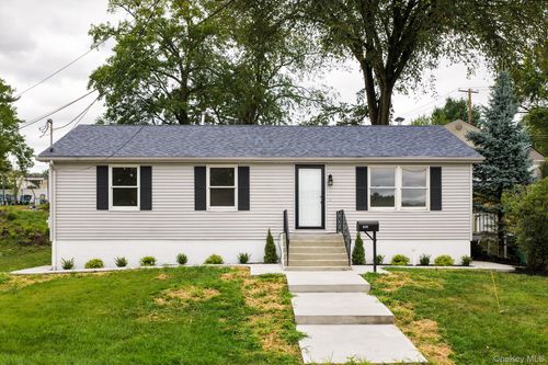 155 Montgomery St, Goshen, NY, 10924-1607 | Card Image