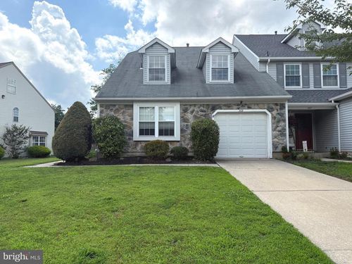 208 Hazelwood Ln, EVESHAM, NJ, 08053-4702 | Card Image