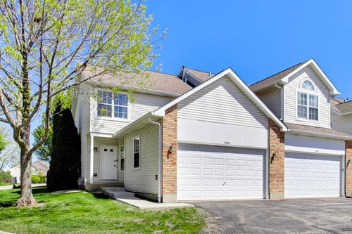 13300 W Heiden Cir, Lake Bluff, IL, 60044-2904 | Card Image